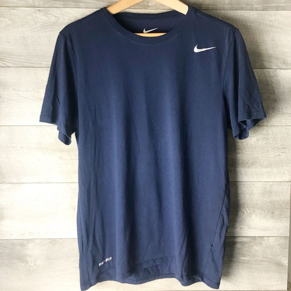 Nike Dri Fit athletic cut short sleeve tee shirt